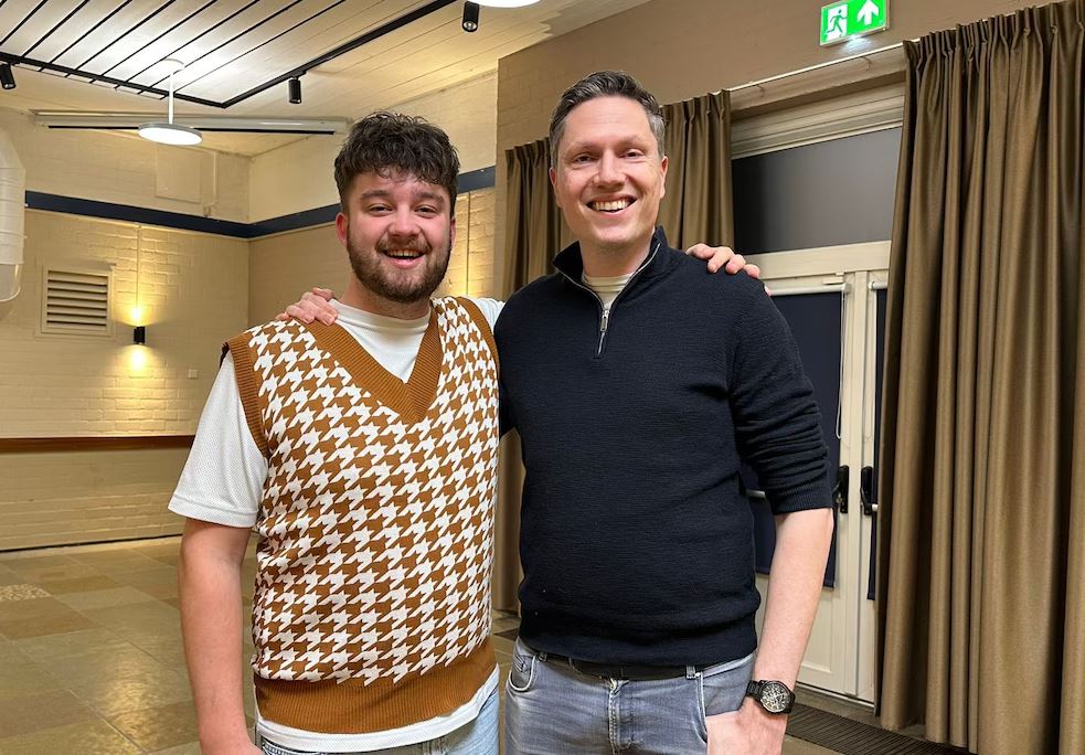 Humor, geheimen en een vleugje Parijs: dit heerlijke verhaal wil je zien!