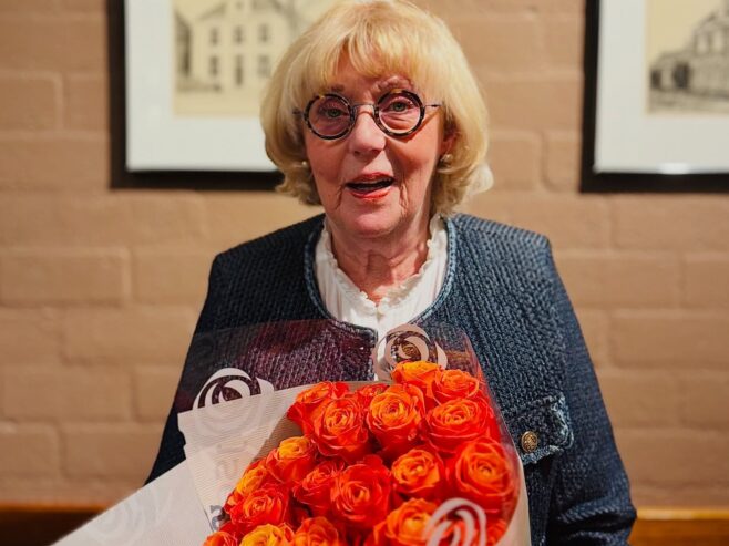 Erna uit bestuur
